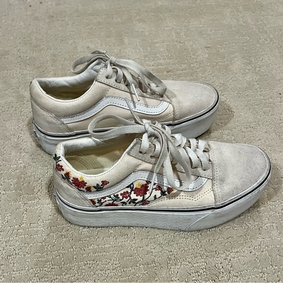 VANS Floral Embroidered Platform Sneakers women’s size 6.5 - Picture 3 of 6